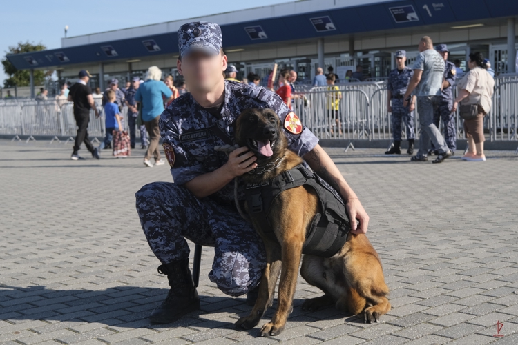 Калининградские росгвардейцы обеспечили безопасность футбольного матча РПЛ