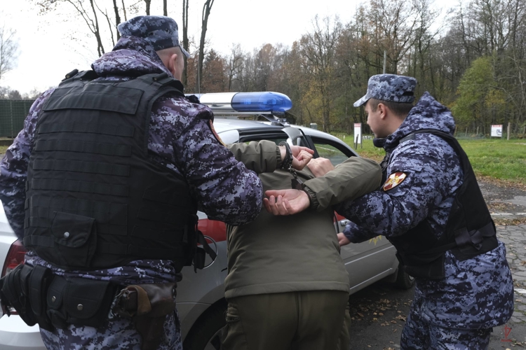 «Работа для сильных духом»: в Калининграде росгвардейцы провели интерактив для военнослужащих по призыву 