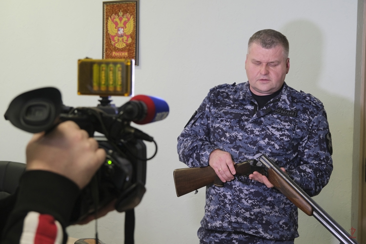 В Калининграде состоялась пресс-конференция начальника Центра лицензионно-разрешительной работы регионального Управления Росгвардии
