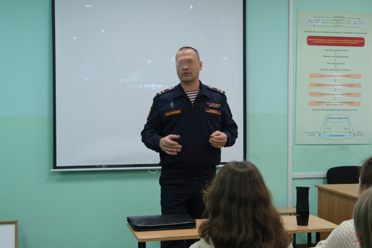 Более трехсот калининградских студентов приняли участие в профориентационных встречах с росгвардейцами