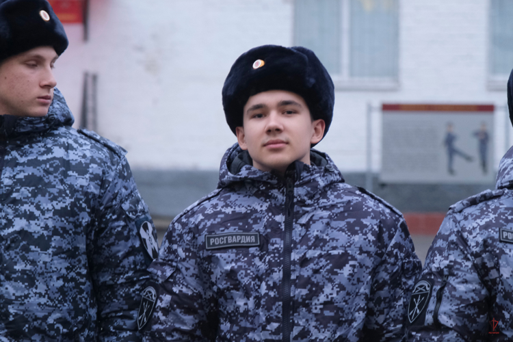 20 молодых калининградцев прибыли на службу в специальный моторизованный полк Северо-Западного округа Росгвардии (видео)