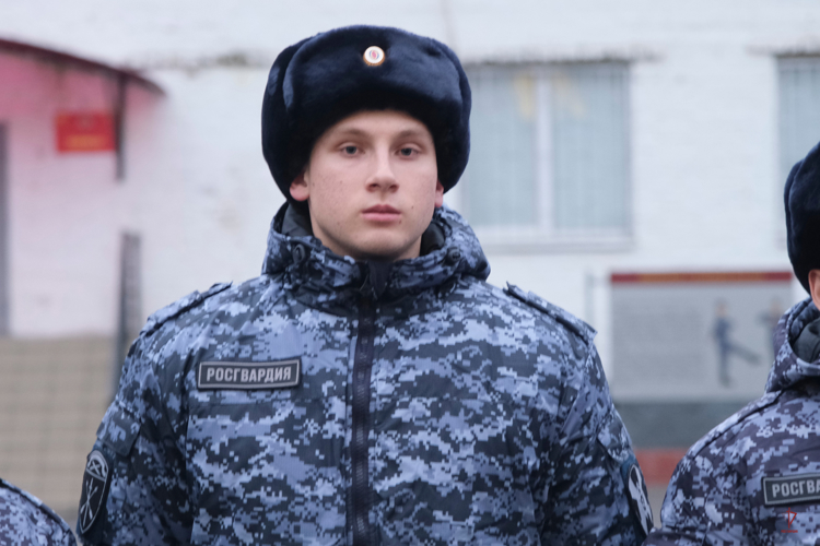 20 молодых калининградцев прибыли на службу в специальный моторизованный полк Северо-Западного округа Росгвардии (видео)