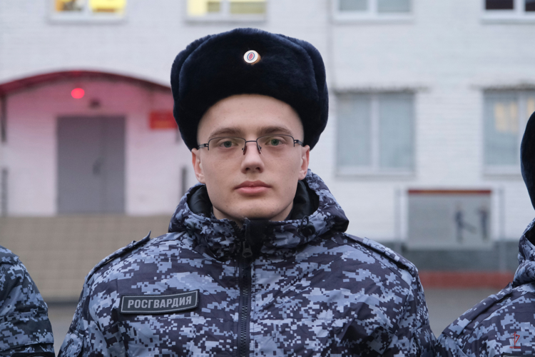 20 молодых калининградцев прибыли на службу в специальный моторизованный полк Северо-Западного округа Росгвардии (видео)