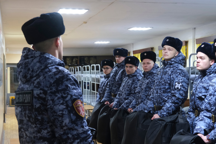 20 молодых калининградцев прибыли на службу в специальный моторизованный полк Северо-Западного округа Росгвардии (видео)