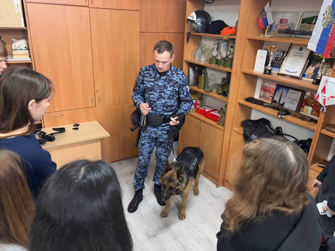В Калининграде росгвардейцы провели тематические мероприятия, посвященные Дню призывника  