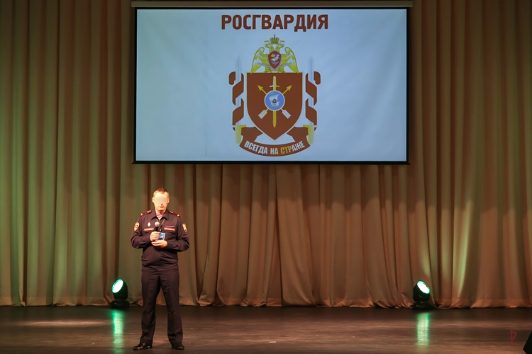 В Калининграде росгвардейцы приняли участие в молодежном форуме «Гравитация 2025» 