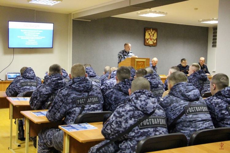 «Работа для сильных духом»: в Калининграде росгвардейцы провели интерактив для военнослужащих по призыву 