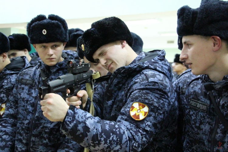 «Работа для сильных духом»: в Калининграде росгвардейцы провели интерактив для военнослужащих по призыву 
