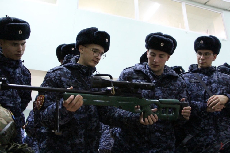«Работа для сильных духом»: в Калининграде росгвардейцы провели интерактив для военнослужащих по призыву 