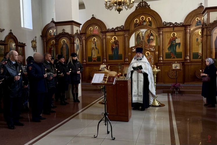 В Калининграде росгвардейцы почтили память погибших сослуживцев