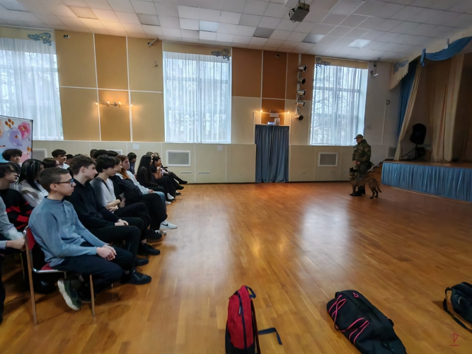 В Калининграде росгвардейцы приняли участие в молодежном форуме «Гравитация 2025» 
