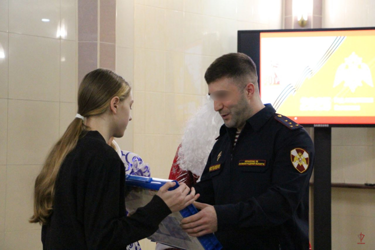 Калининградские росгвардейцы присоединились к ежегодной всероссийской акции «Ёлка желаний» (видео)