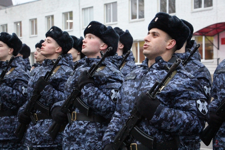 Призванные на службу в Росгвардию молодые калининградцы приняли Военную присягу 