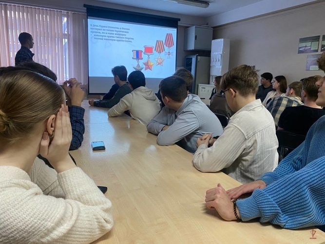 В Калининграде росгвардейцы приняли участие в памятных мероприятиях, приуроченных ко Дню Героев Отечества