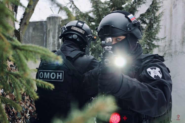 При содействии ОМОН «Град» Росгвардии задержан подозреваемый в незаконном обороте наркотиков (видео)