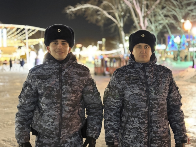 Росгвардейцы вместе с полицейскими обеспечили безопасность в новогоднюю ночь в Калининградской области (видео)