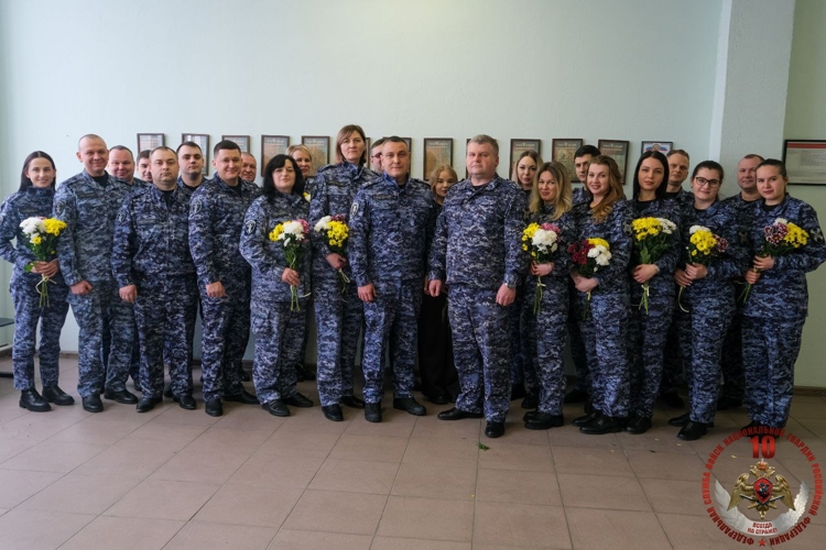 В Калининграде заместитель командующего Северо-Западным округом Росгвардии вручил отличившимся росгвардейцам ведомственные  награды