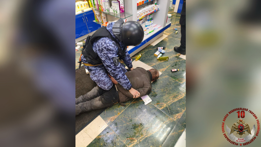 В Калининграде росгвардейцы задержали мужчину, устроившего дебош в аптеке