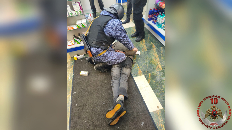 В Калининграде росгвардейцы задержали мужчину, устроившего дебош в аптеке