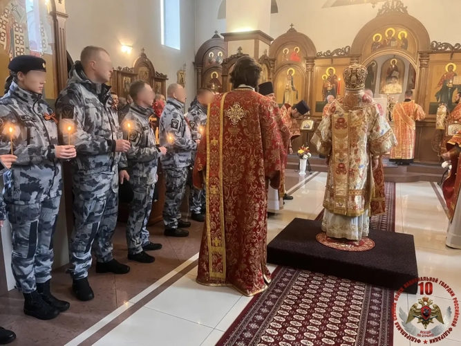 В Калининграде росгвардейцы приняли участие в крестном ходе в День памяти святого великомученика Георгия Победоносца