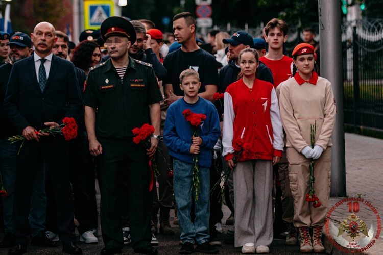 В День памяти и скорби военнослужащие и сотрудники калининградской Росгвардии приняли участие во Всероссийской акции «Свеча памяти»