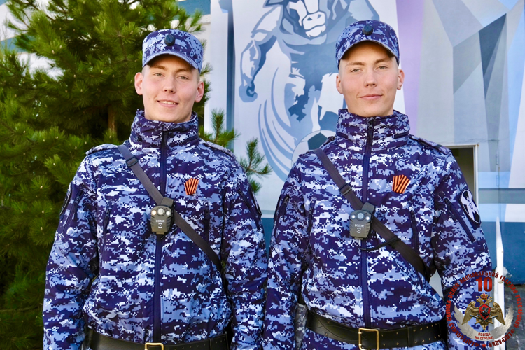 «Будем скучать по командирам и сослуживцам». Братья-близнецы из Сибири рассказали о службе в Росгвардии