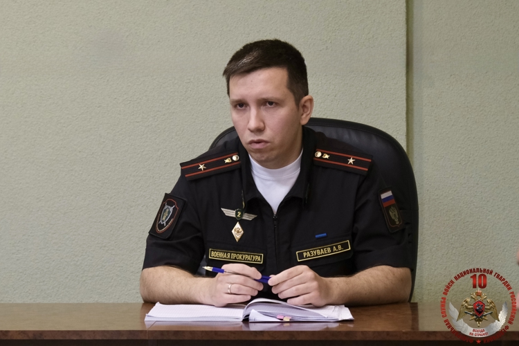 В Калининградском Управлении Росгвардии заместитель военного прокурора 306 военной прокуратуры гарнизона провел личный прием военнослужащих Росгвардии