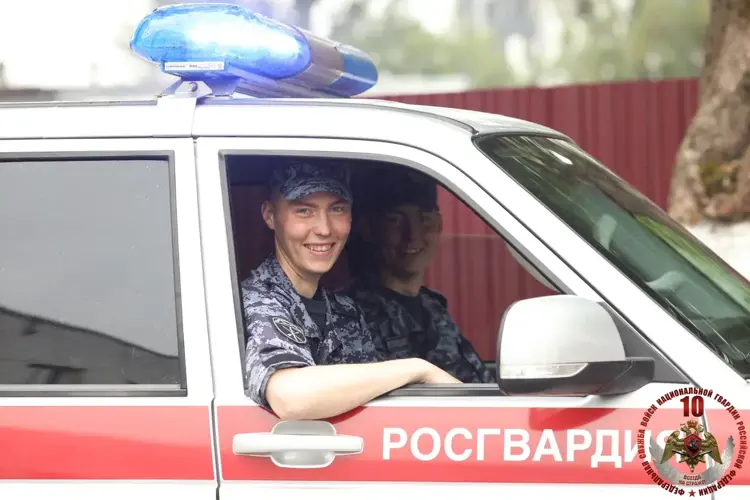 «Будем скучать по командирам и сослуживцам». Братья-близнецы из Сибири рассказали о службе в Росгвардии