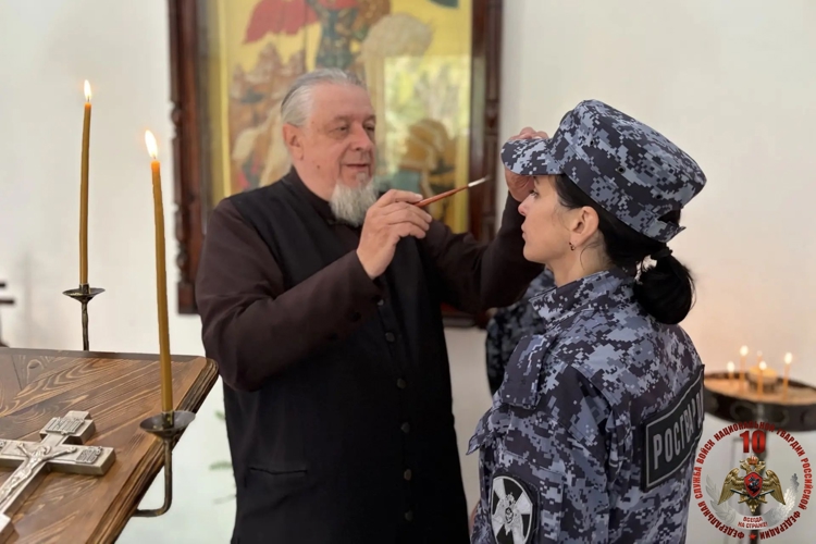 В День семьи, любви и верности калининградские росгвардейцы посетили часовню Святого Георгия Победоносца