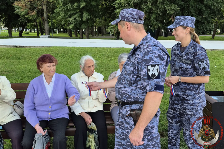 В Калининградской области росгвардейцы проводят мероприятия, посвященные Дню Государственного флага
