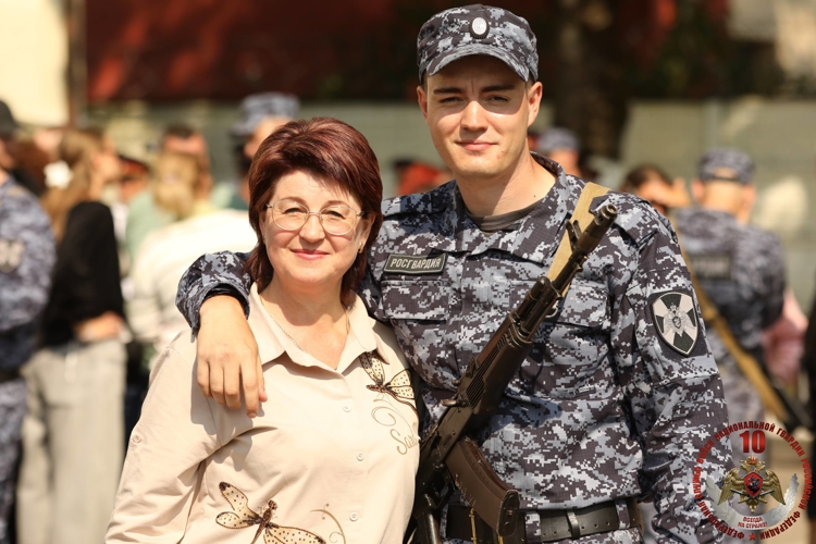 Призванные на службу в Росгвардию молодые калининградцы приняли Военную присягу 